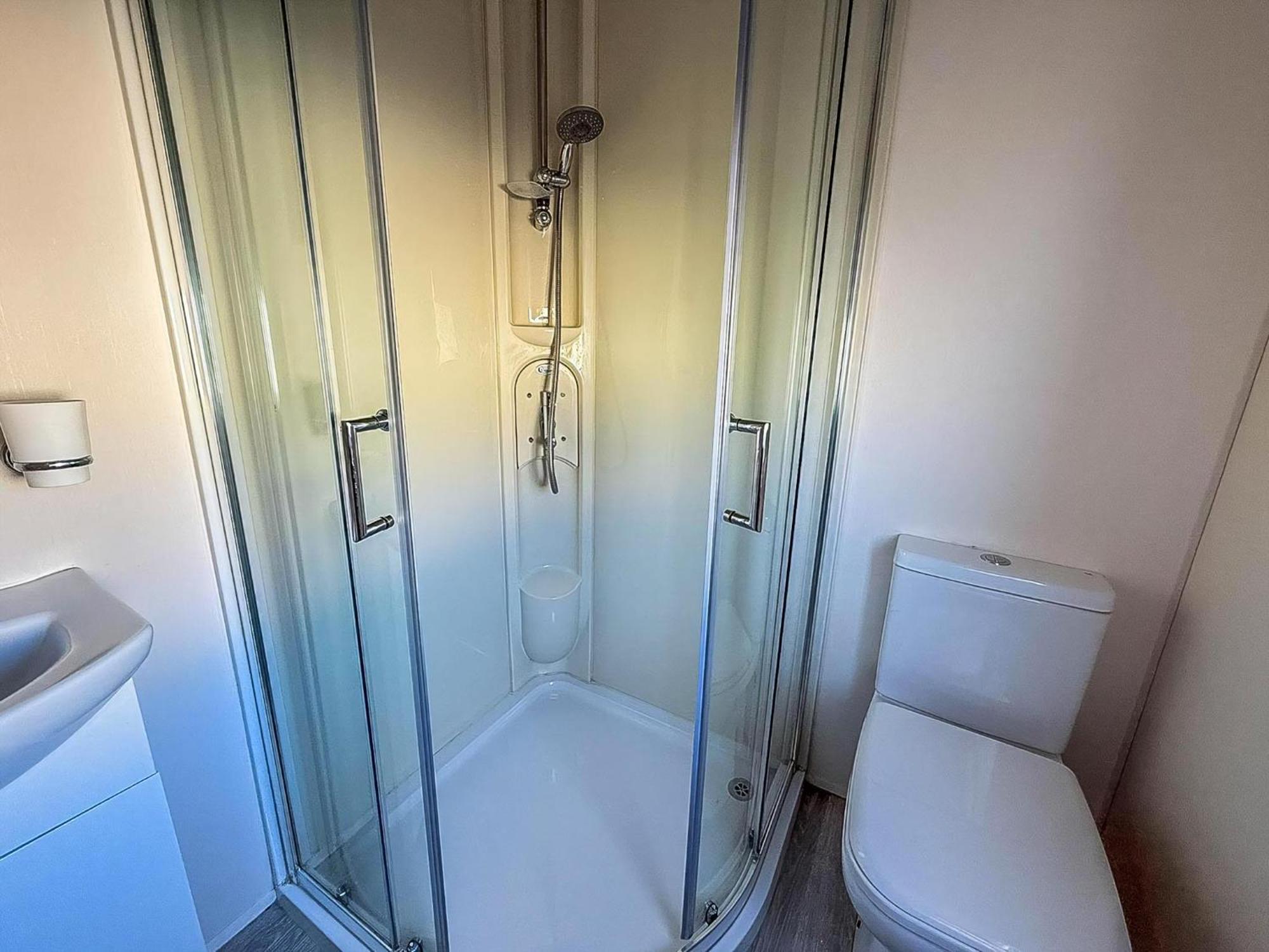 Luxury Lodge At Suffolk Sands Holiday Park Ref 45009Mv フェリックストウ エクステリア 写真